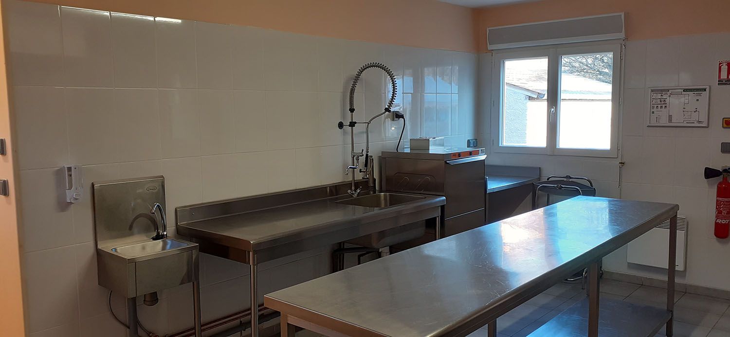 Deuxième vue de la cuisine équipée
