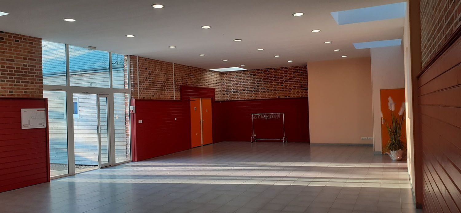 Vue intérieure de la grande salle de réception La Bouchonnière